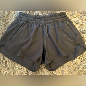 Lululemon sz 8 short black